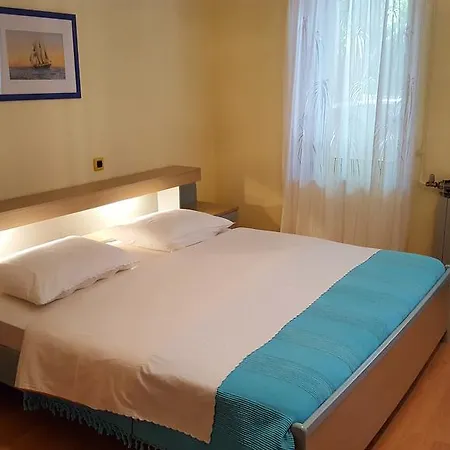 Bed & Breakfast Banjole 班约勒