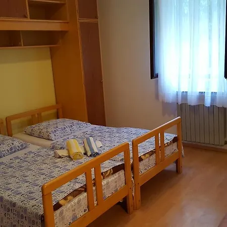 לינה וארוחת בוקר Bed & Breakfast Banjole