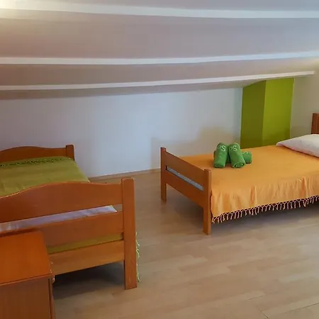 לינה וארוחת בוקר Bed & Breakfast Banjole 3*
