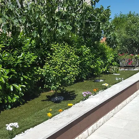 לינה וארוחת בוקר Bed & Breakfast Banjole